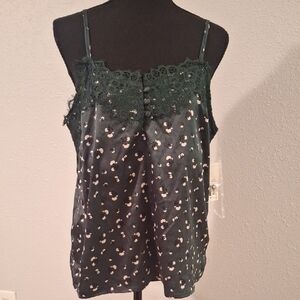 No Boundaries Green Sleeveless Camisole with Floral Pattern
